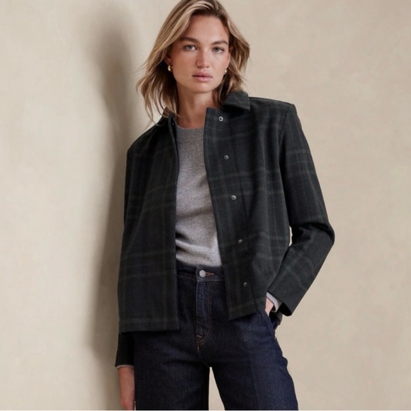 Banana Republic Women's Short Plaid Jacket - Picture 3 of 9